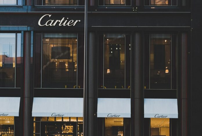 simon-launay-mKsFAzUhvwQ-unsplash